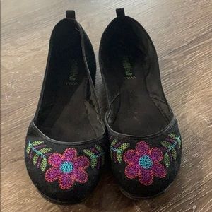 Embroidered flats